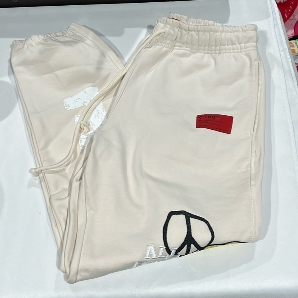 CHNGE sweat pants. Size medium. NWOT.